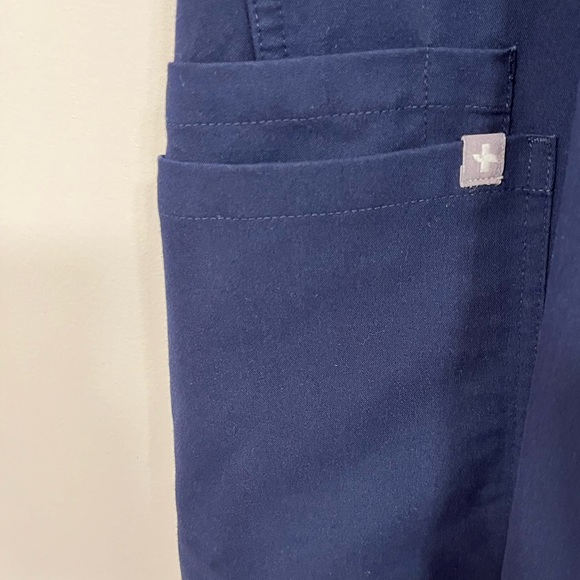 Figs Kade Cargo Scrub Pants Navy LP - Picture 11 of 13